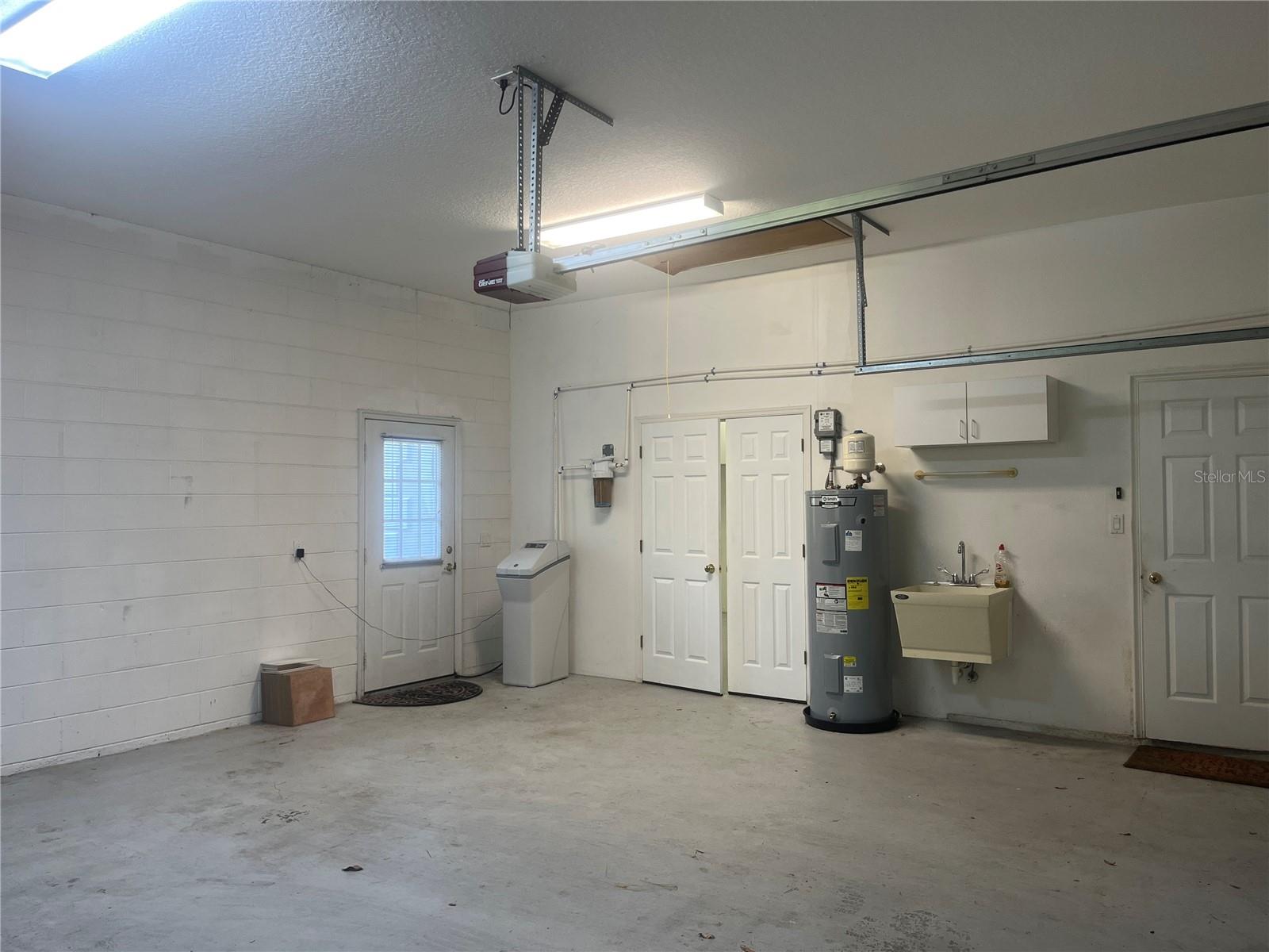 LEXINGTON CLUB - Residential Lease