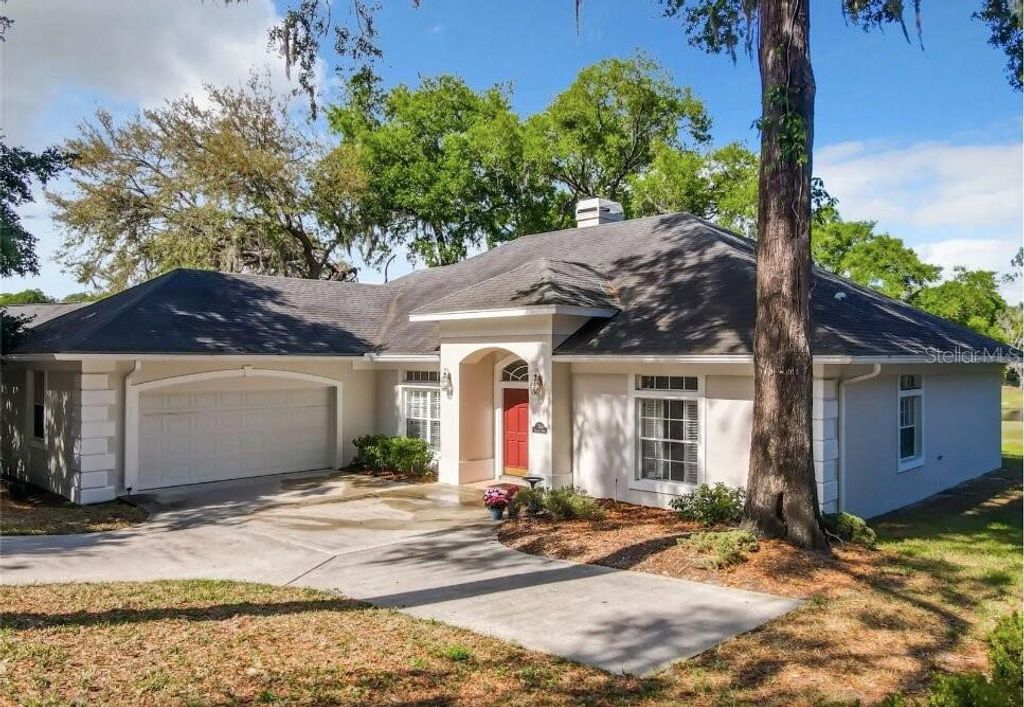 Photo of 2054 Sawgrass Drive, Apopka, FL 32712 (MLS # O6393372)