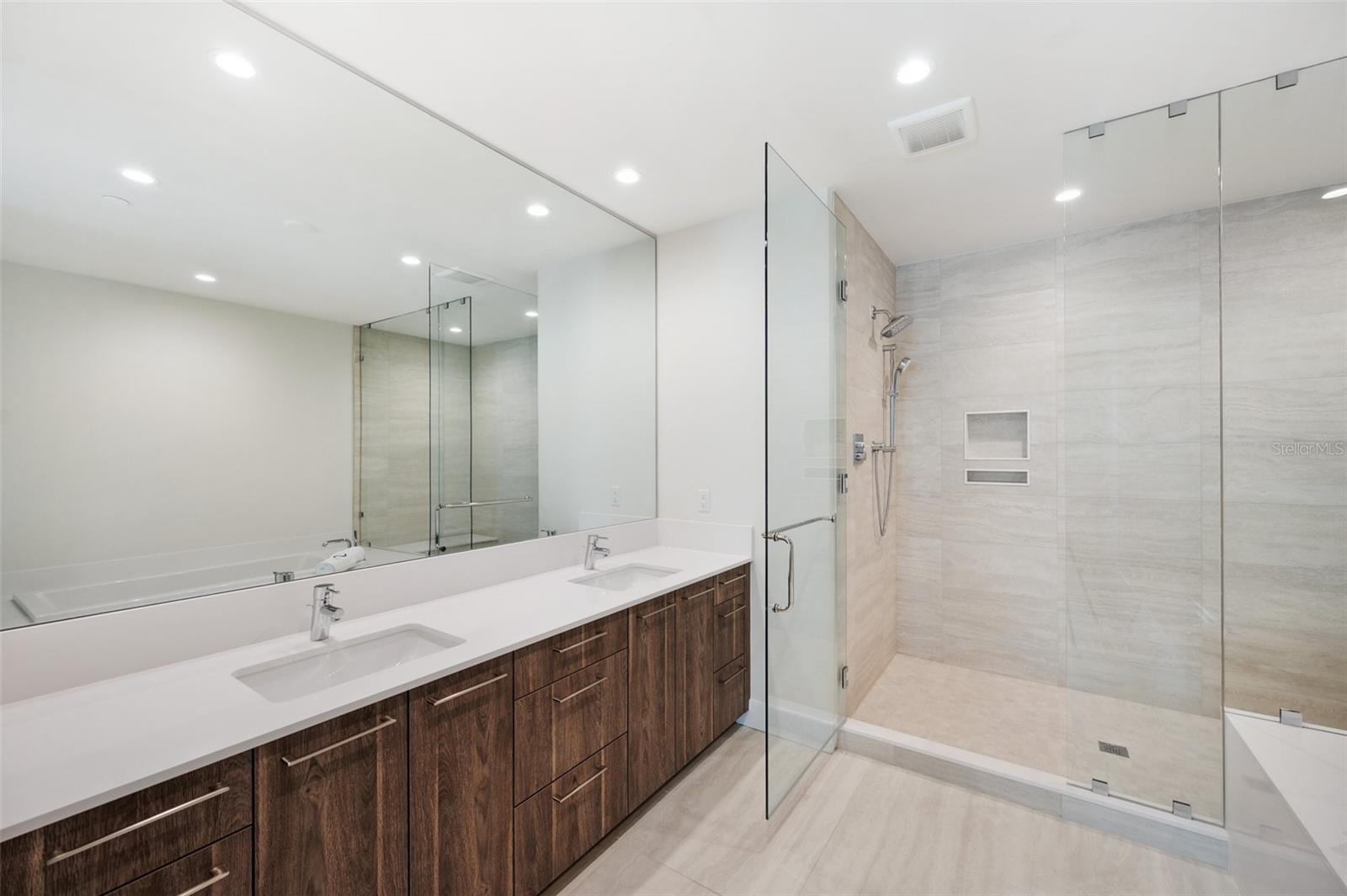 SALTAIRE CONDO - Residential Lease