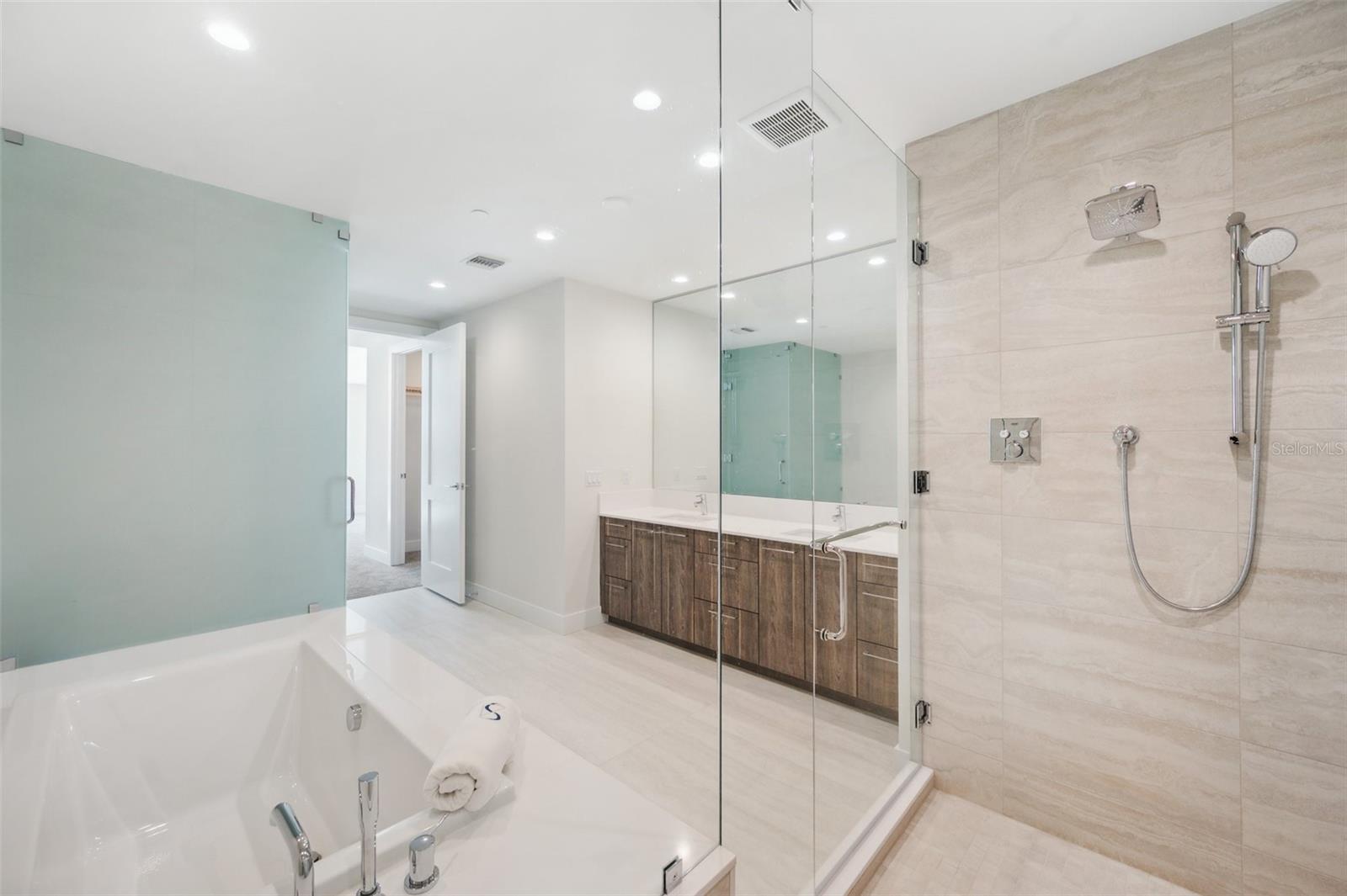 SALTAIRE CONDO - Residential Lease