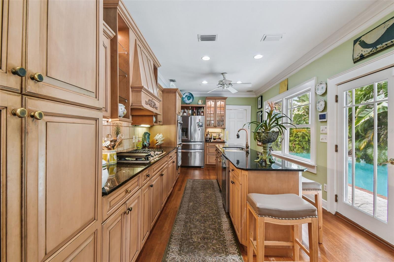 BAYSHORE PLACE - Residential