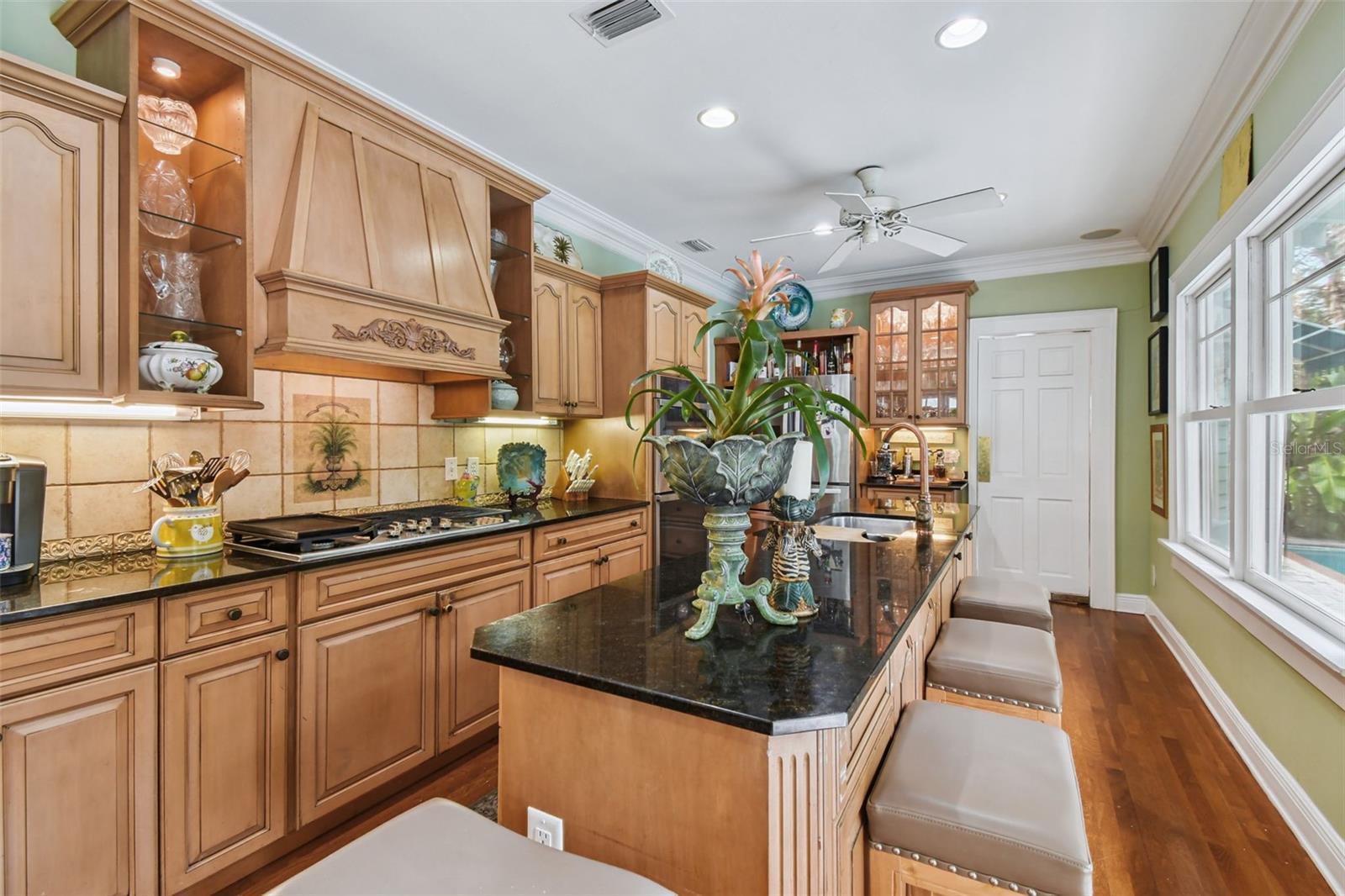 BAYSHORE PLACE - Residential