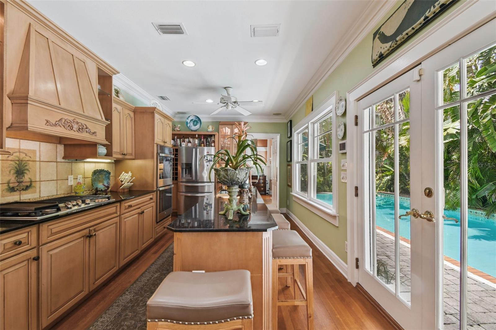 BAYSHORE PLACE - Residential