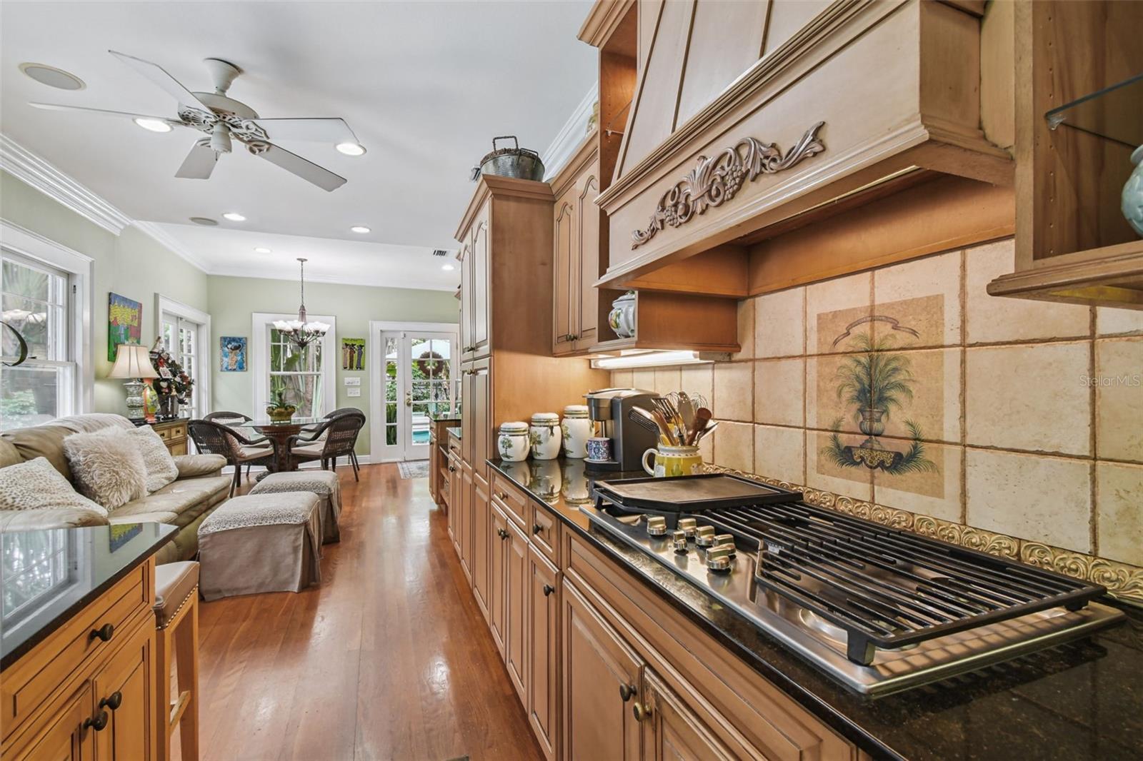 BAYSHORE PLACE - Residential