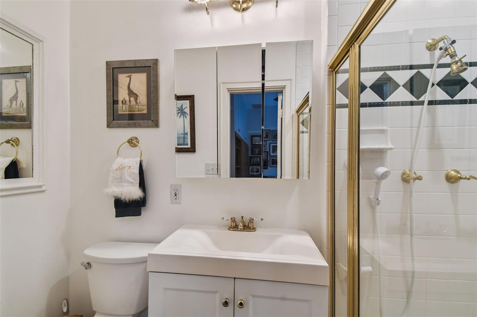 BAYSHORE PLACE - Residential