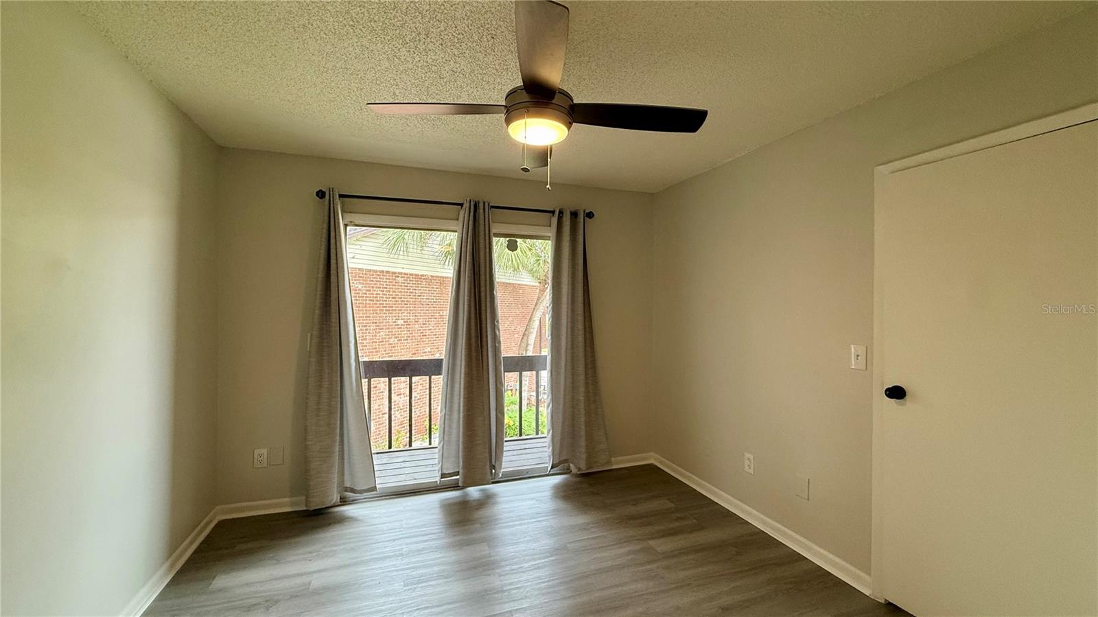 HUNTINGTON ON GREEN CONDO - Residential