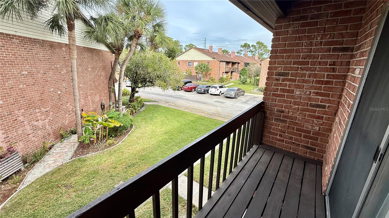 HUNTINGTON ON GREEN CONDO - Residential