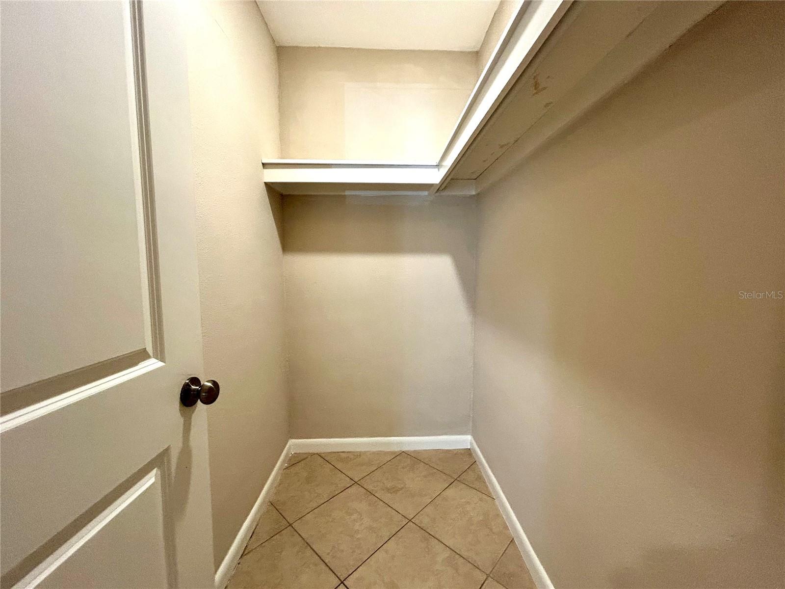 STARR LAKE FLR PROP/W J HOWEY LAN - Residential Lease