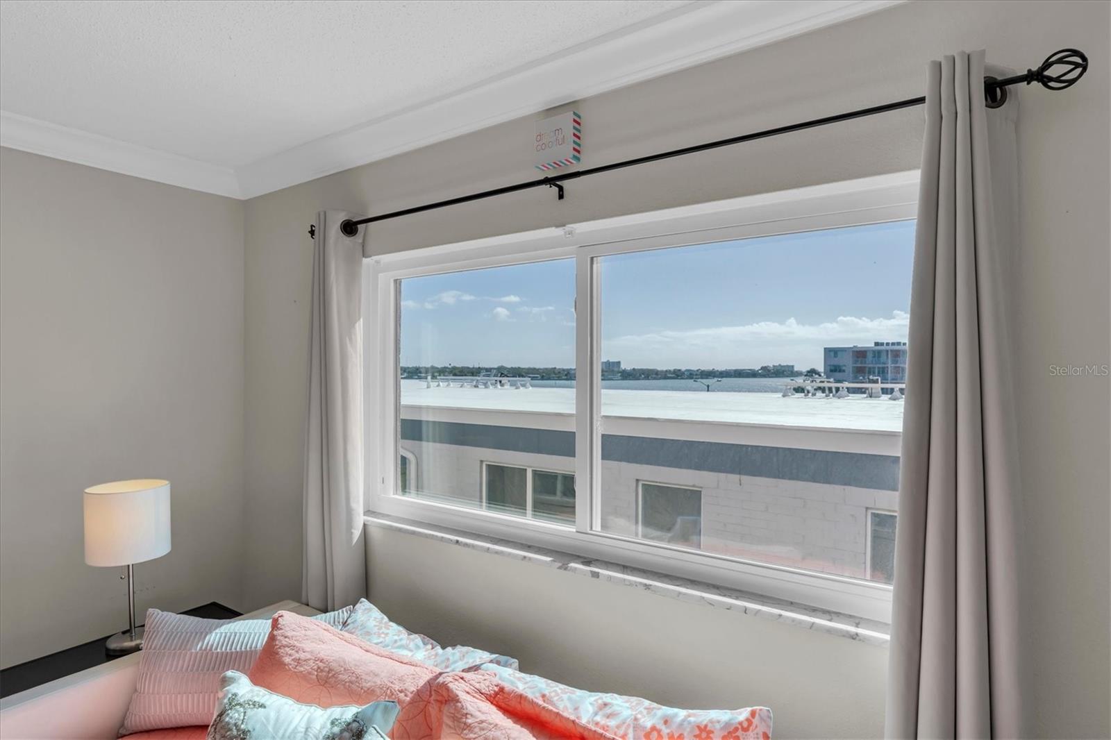 SHORE CREST BLDG - Residential