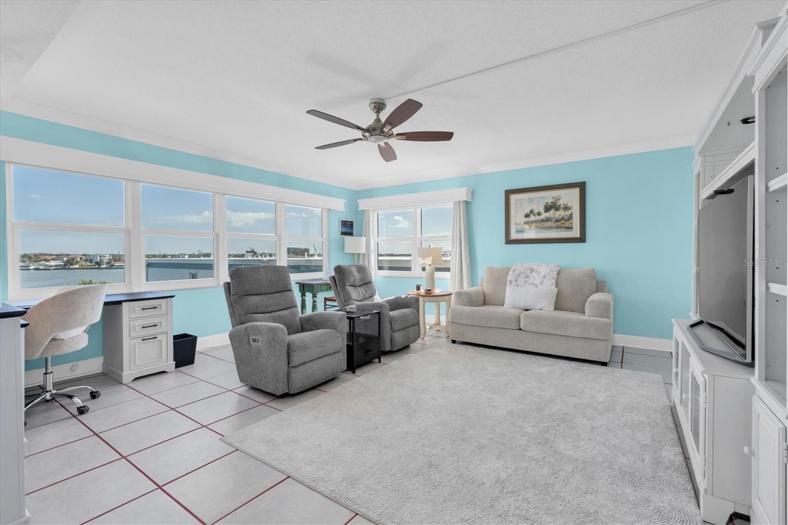 SHORE CREST BLDG - Residential