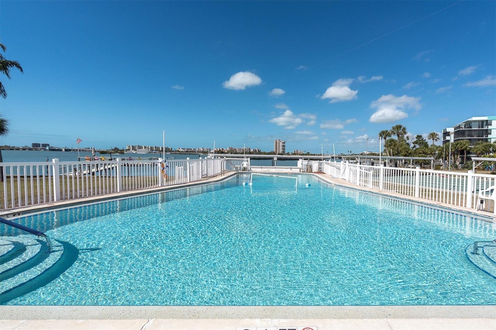 SHORE CREST BLDG - Residential