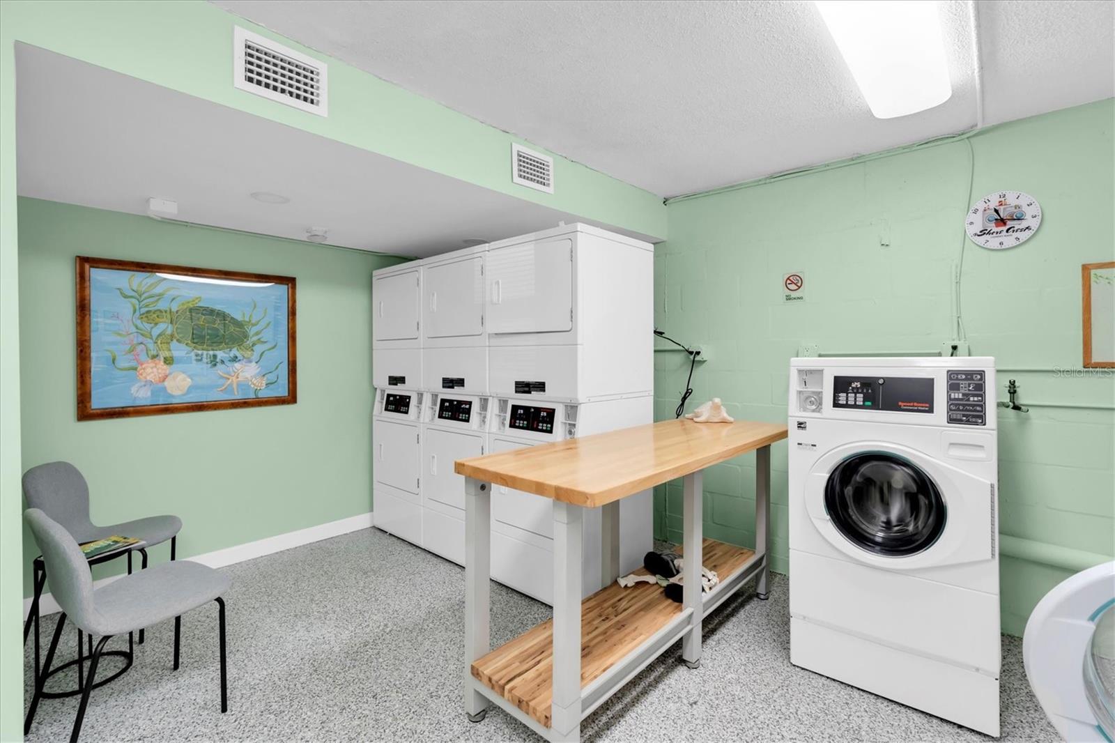 SHORE CREST BLDG - Residential