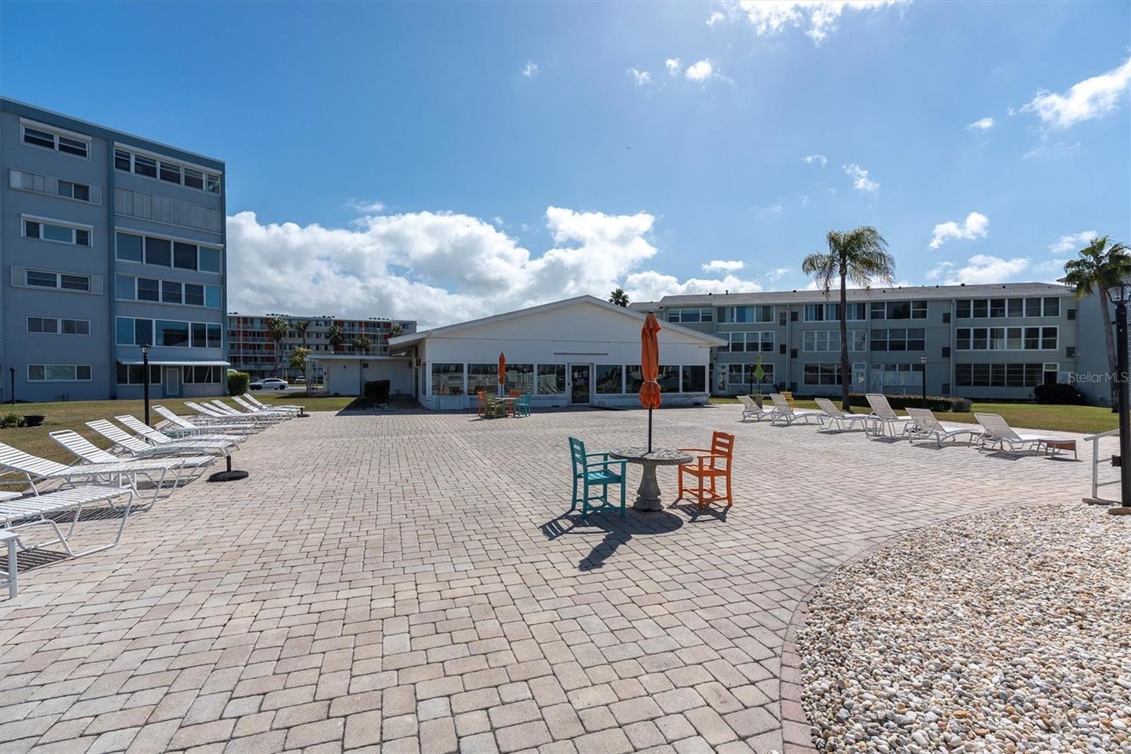 SHORE CREST BLDG - Residential