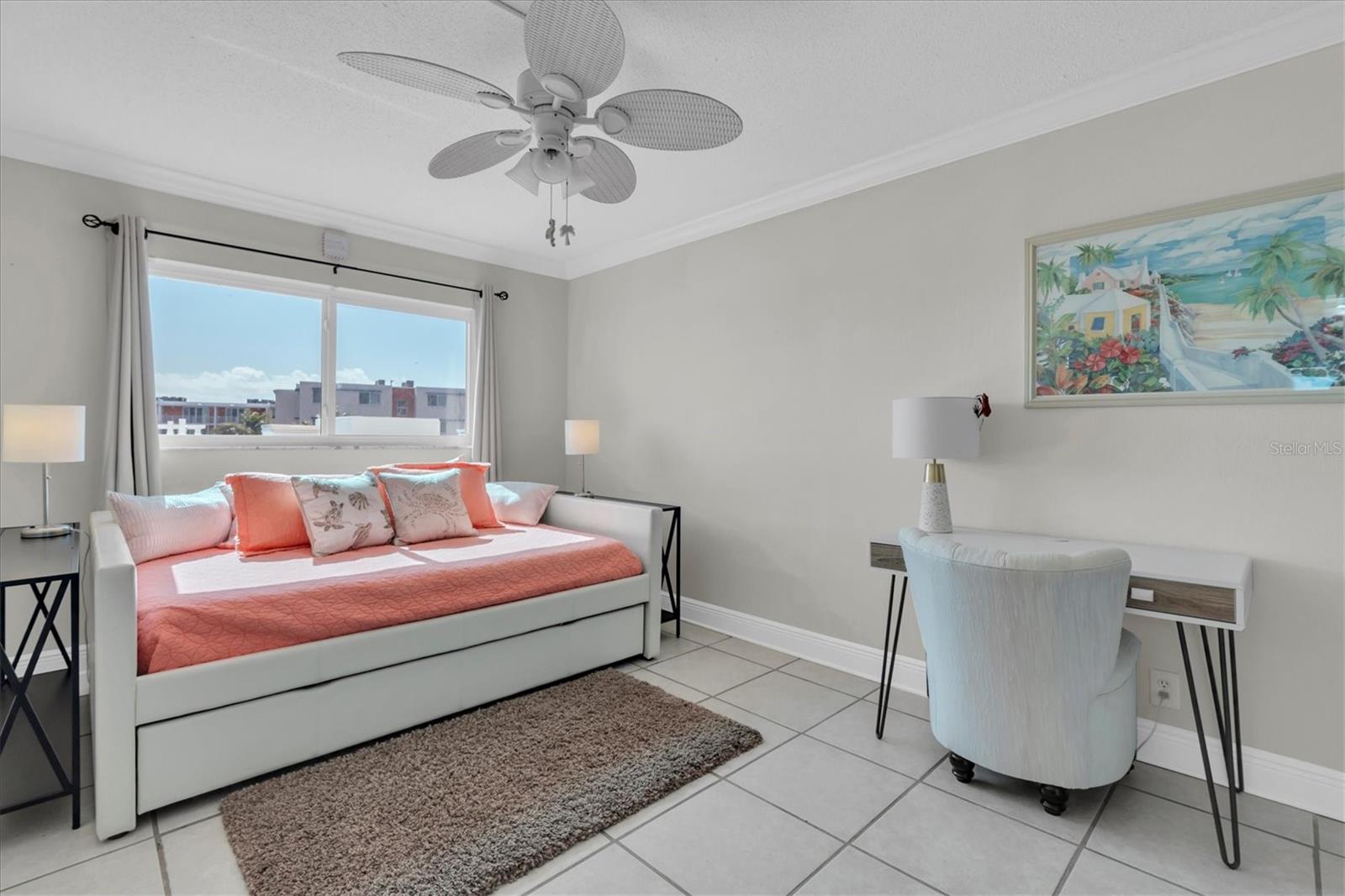 SHORE CREST BLDG - Residential