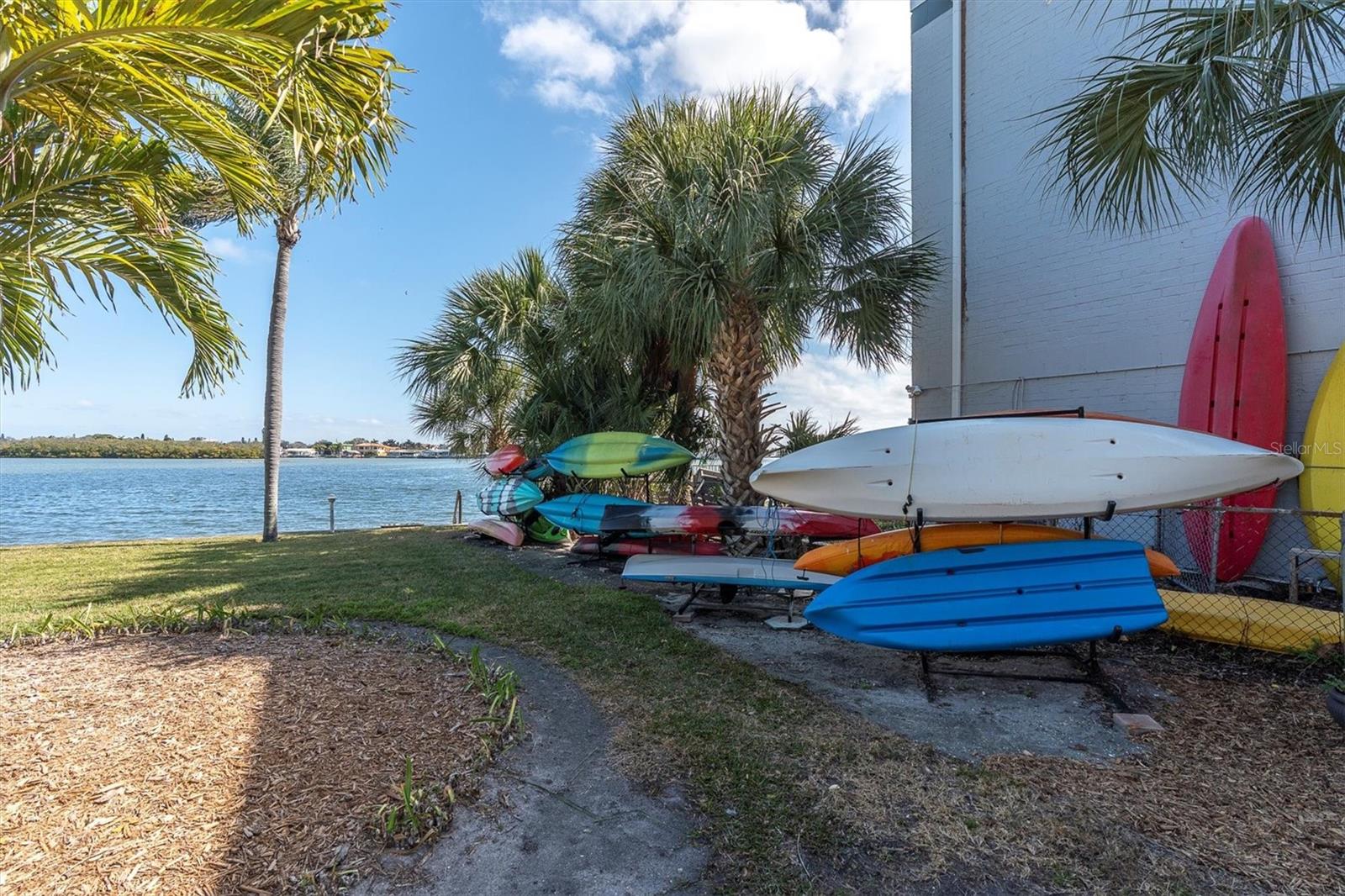 SHORE CREST BLDG - Residential