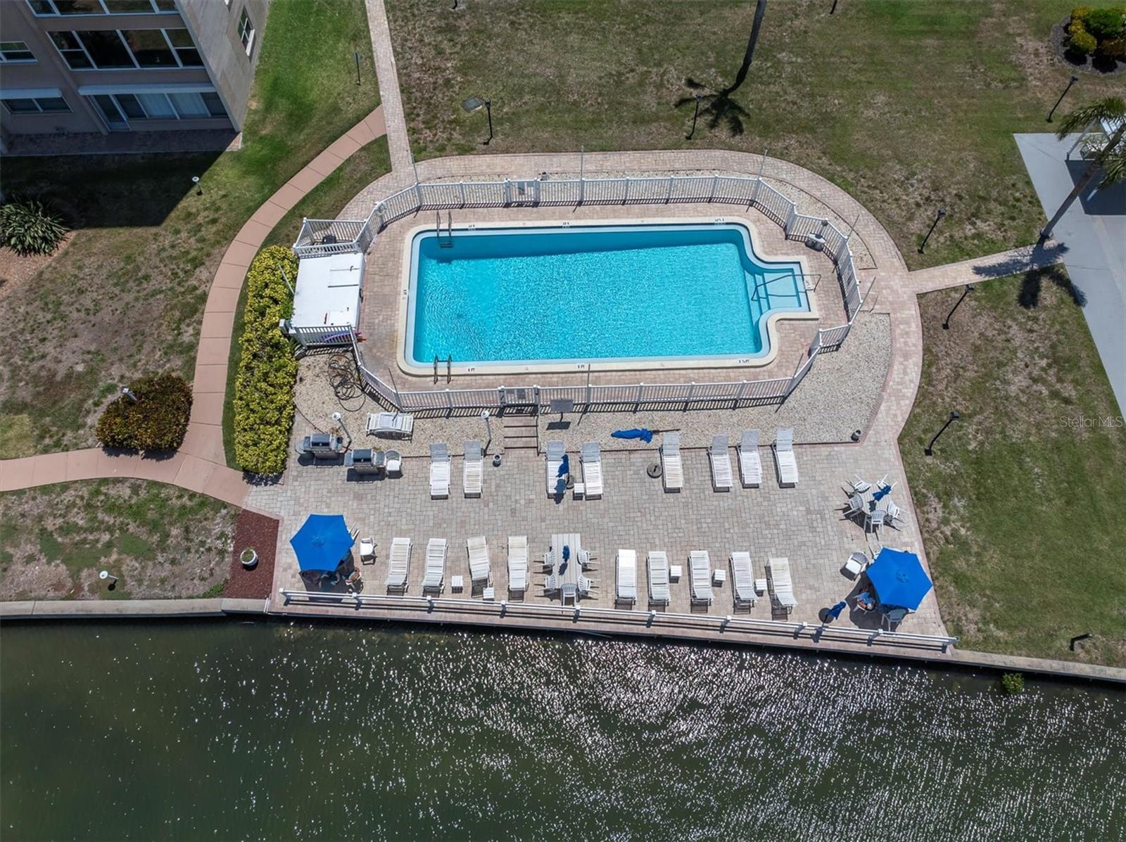 SHORE CREST BLDG - Residential