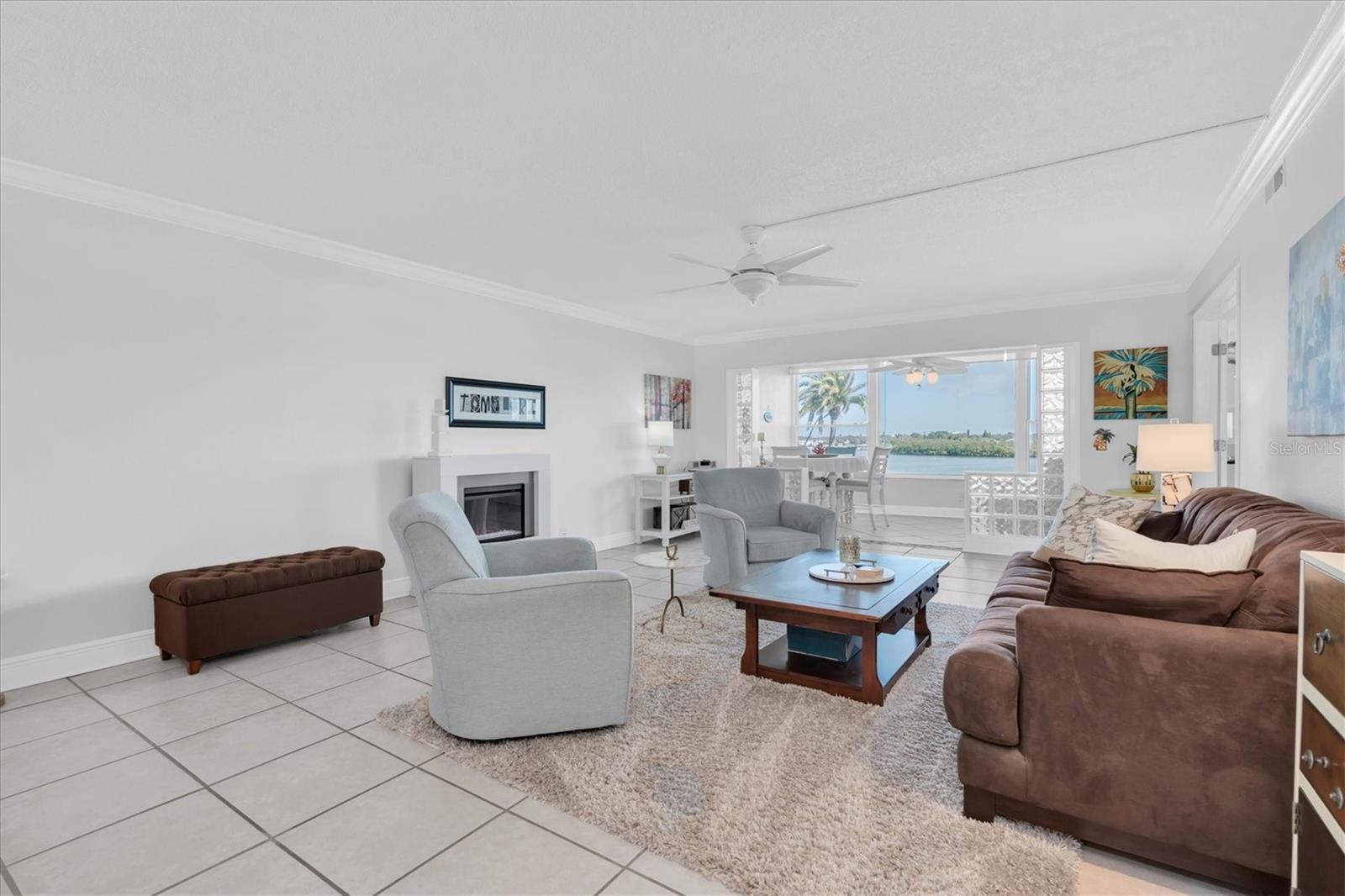 SHORE CREST BLDG - Residential