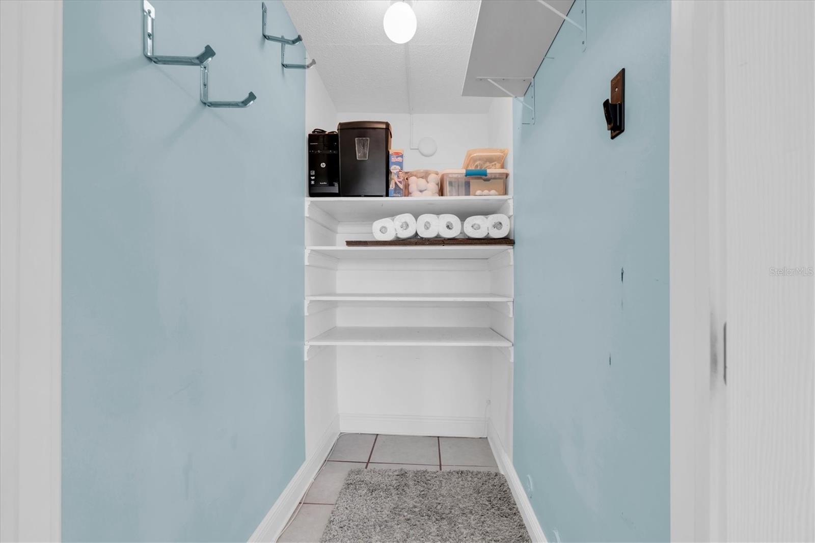 SHORE CREST BLDG - Residential