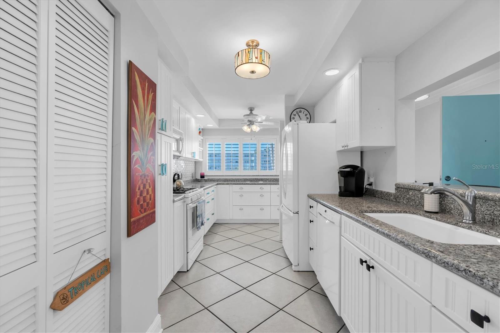 SHORE CREST BLDG - Residential