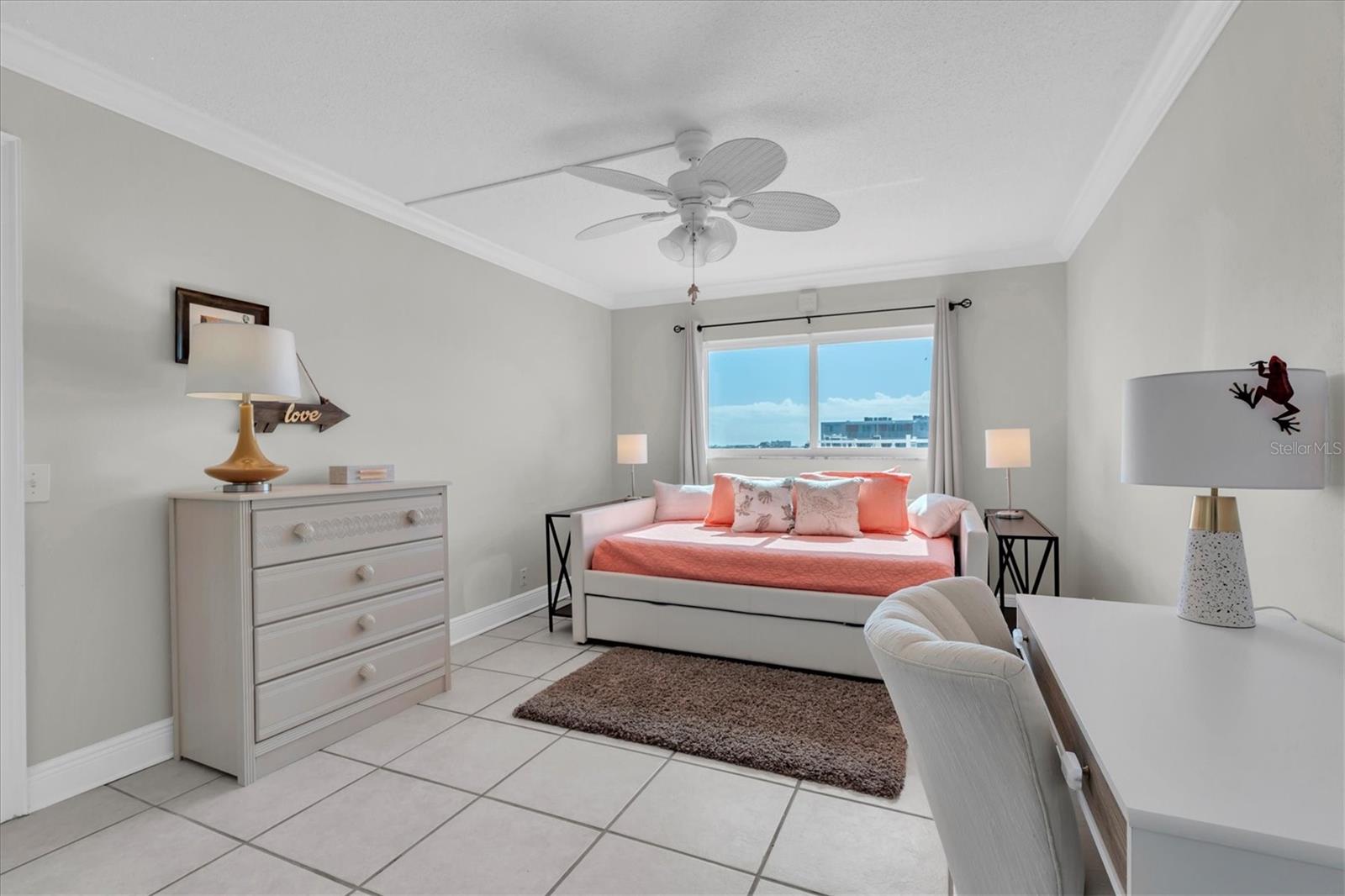 SHORE CREST BLDG - Residential