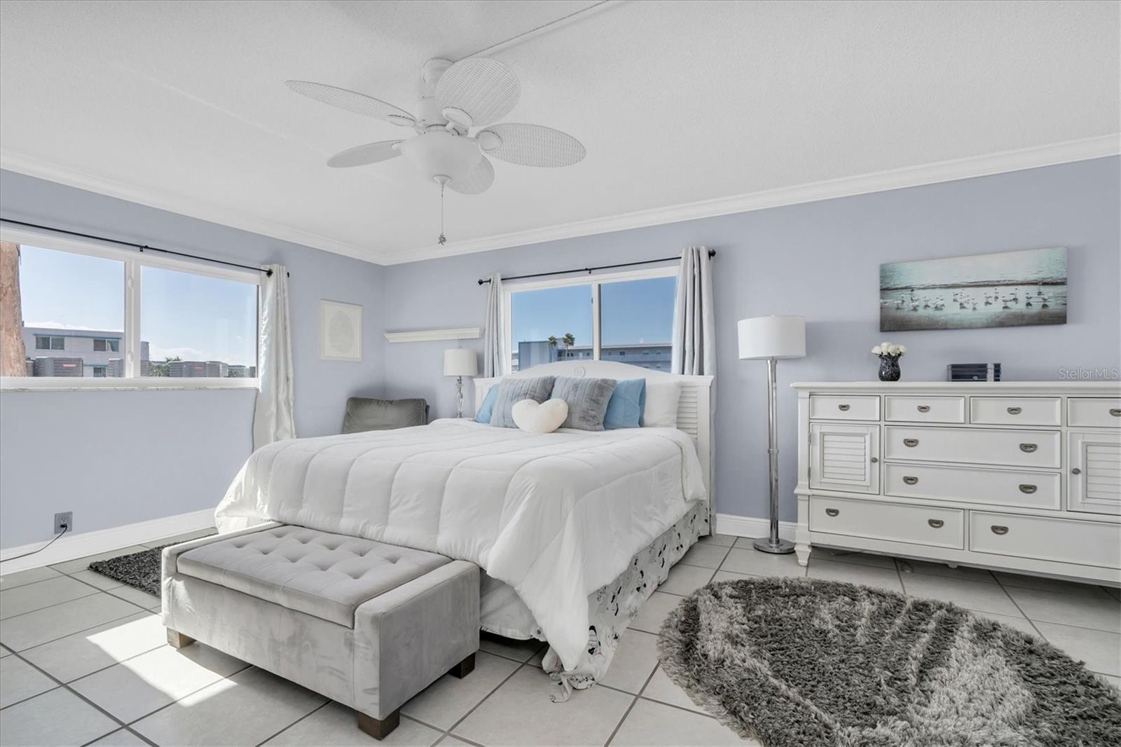 SHORE CREST BLDG - Residential