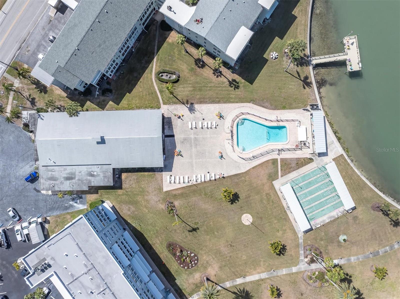 SHORE CREST BLDG - Residential