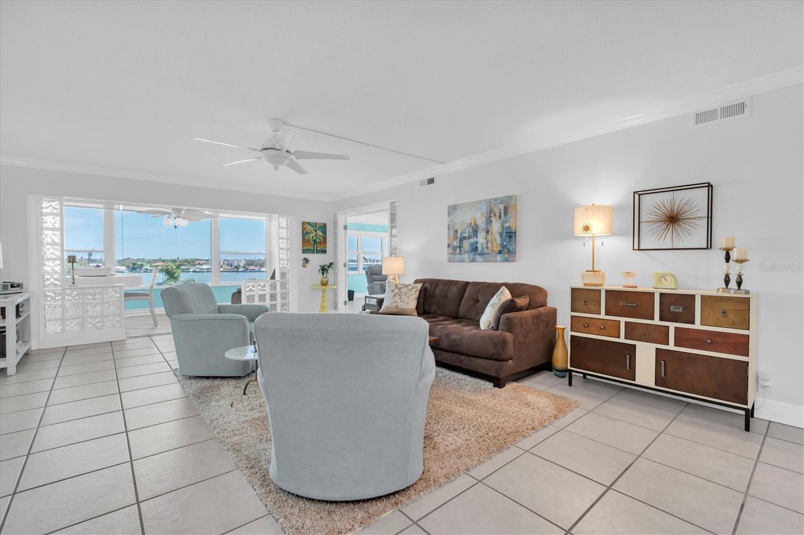 SHORE CREST BLDG - Residential