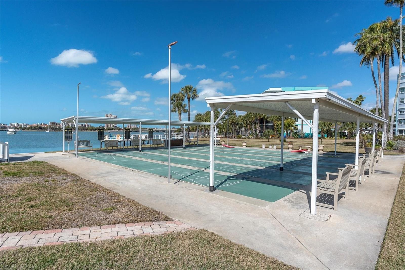 SHORE CREST BLDG - Residential