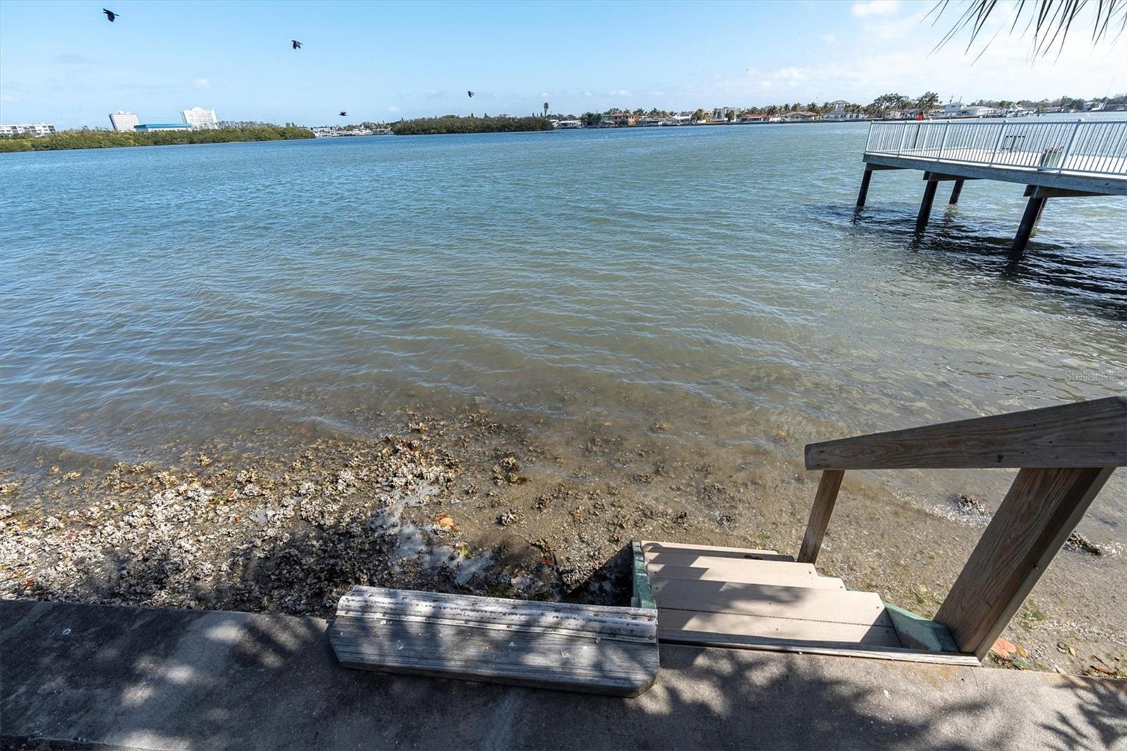 SHORE CREST BLDG - Residential