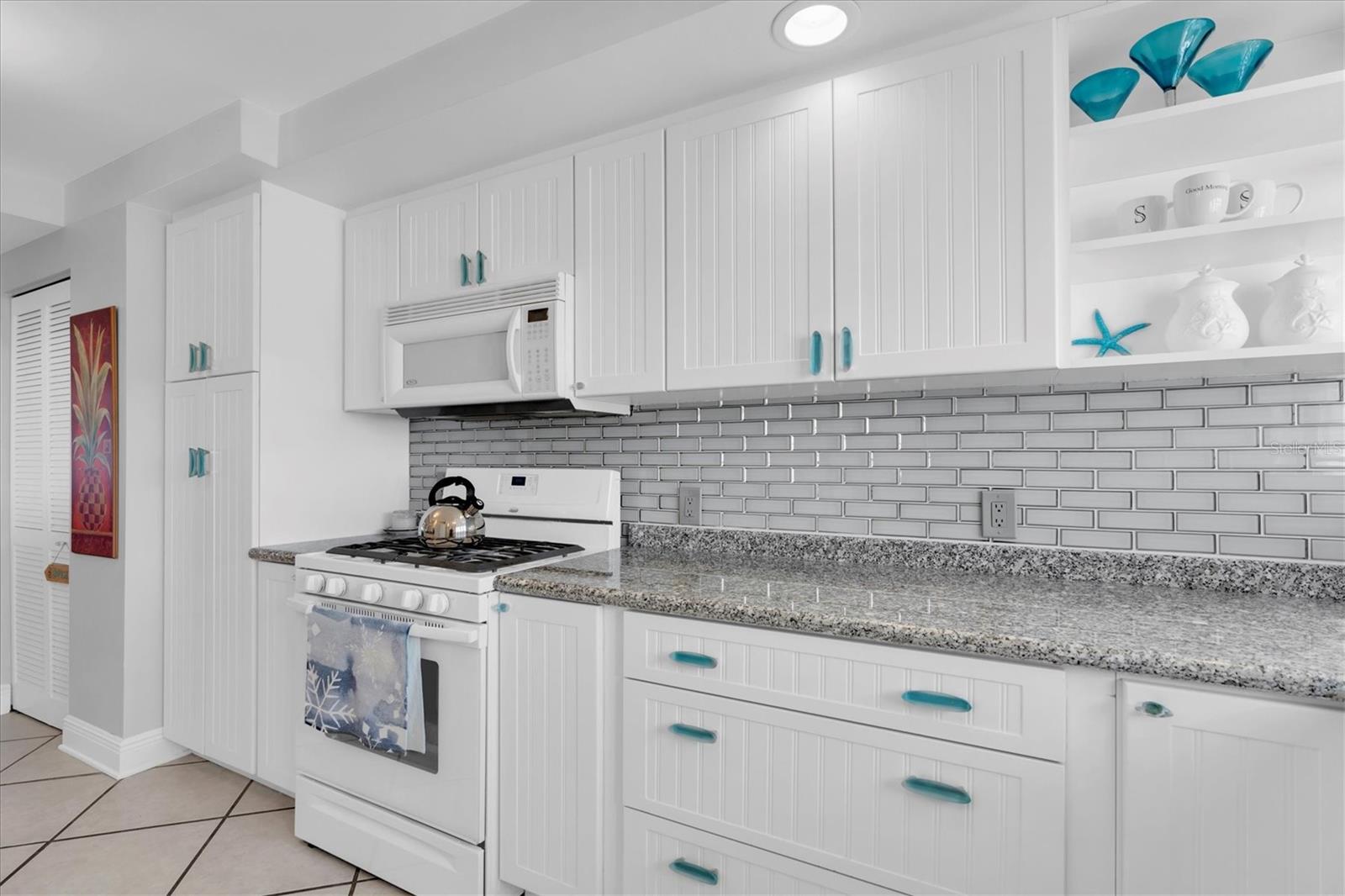 SHORE CREST BLDG - Residential