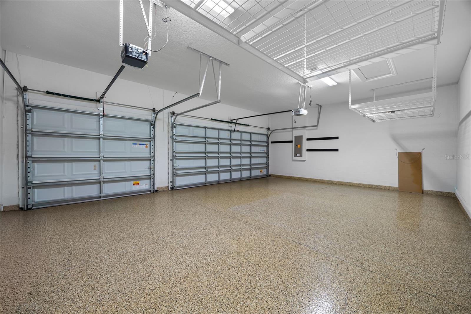 VALENCIA LAKES TR I - Residential