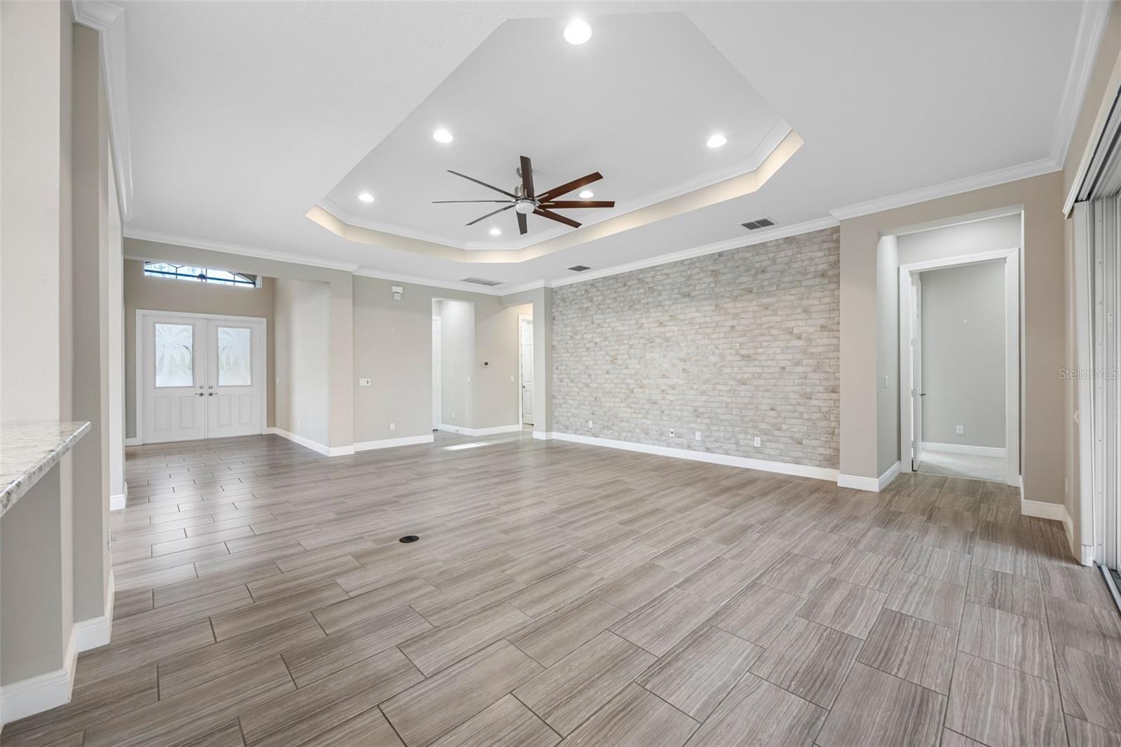 VALENCIA LAKES TR I - Residential