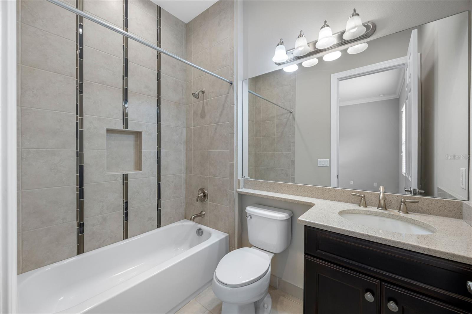 VALENCIA LAKES TR I - Residential