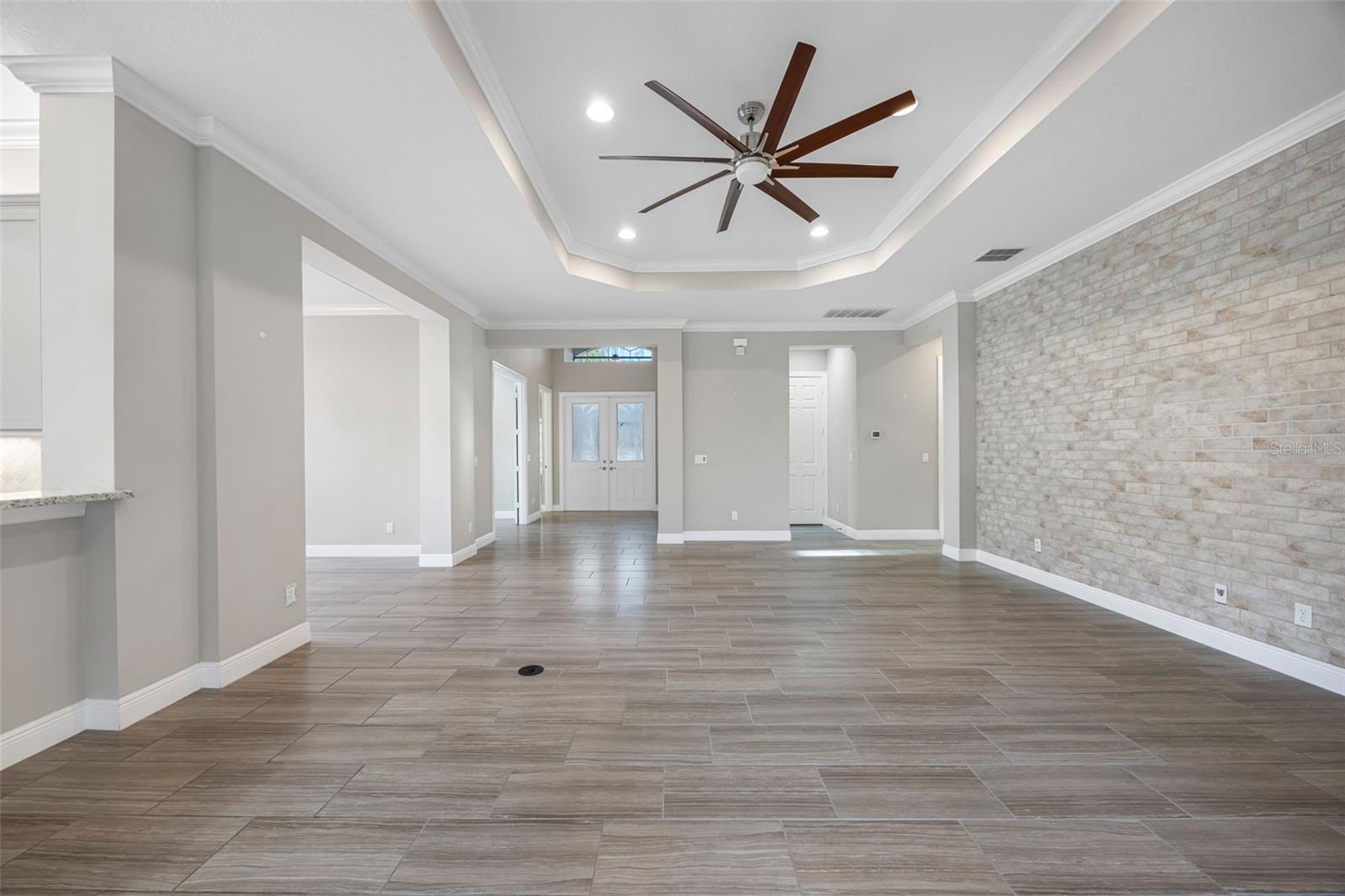 VALENCIA LAKES TR I - Residential