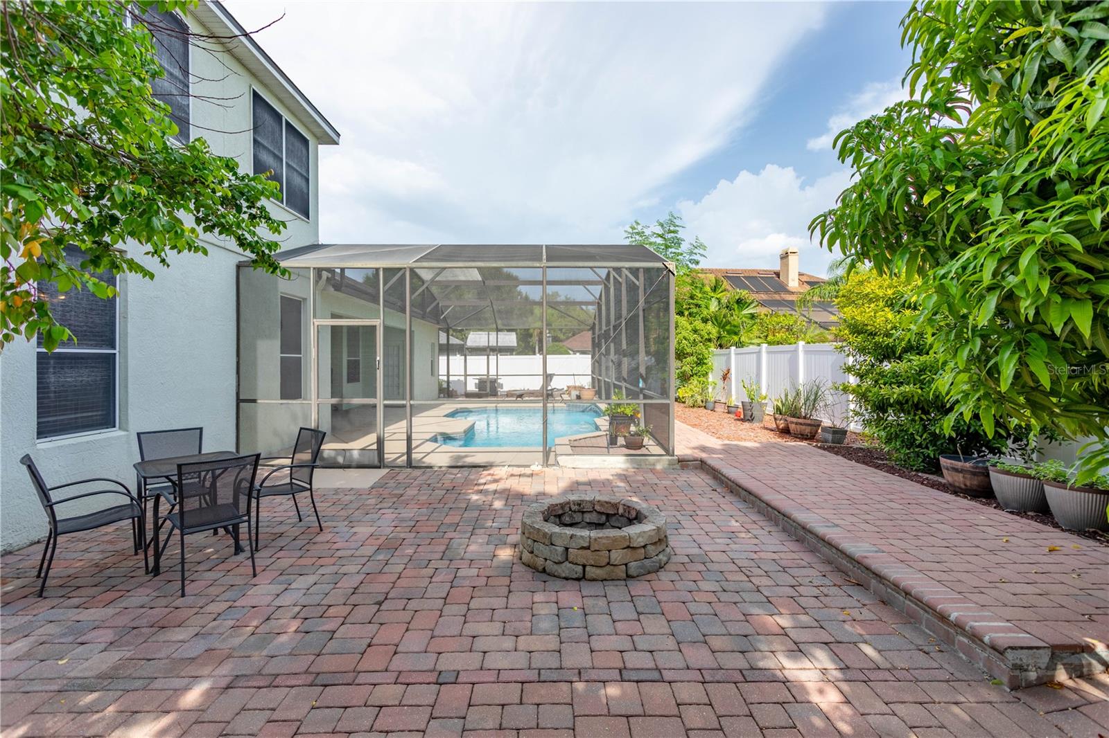2406 BLOSSOMWOOD DRIVE