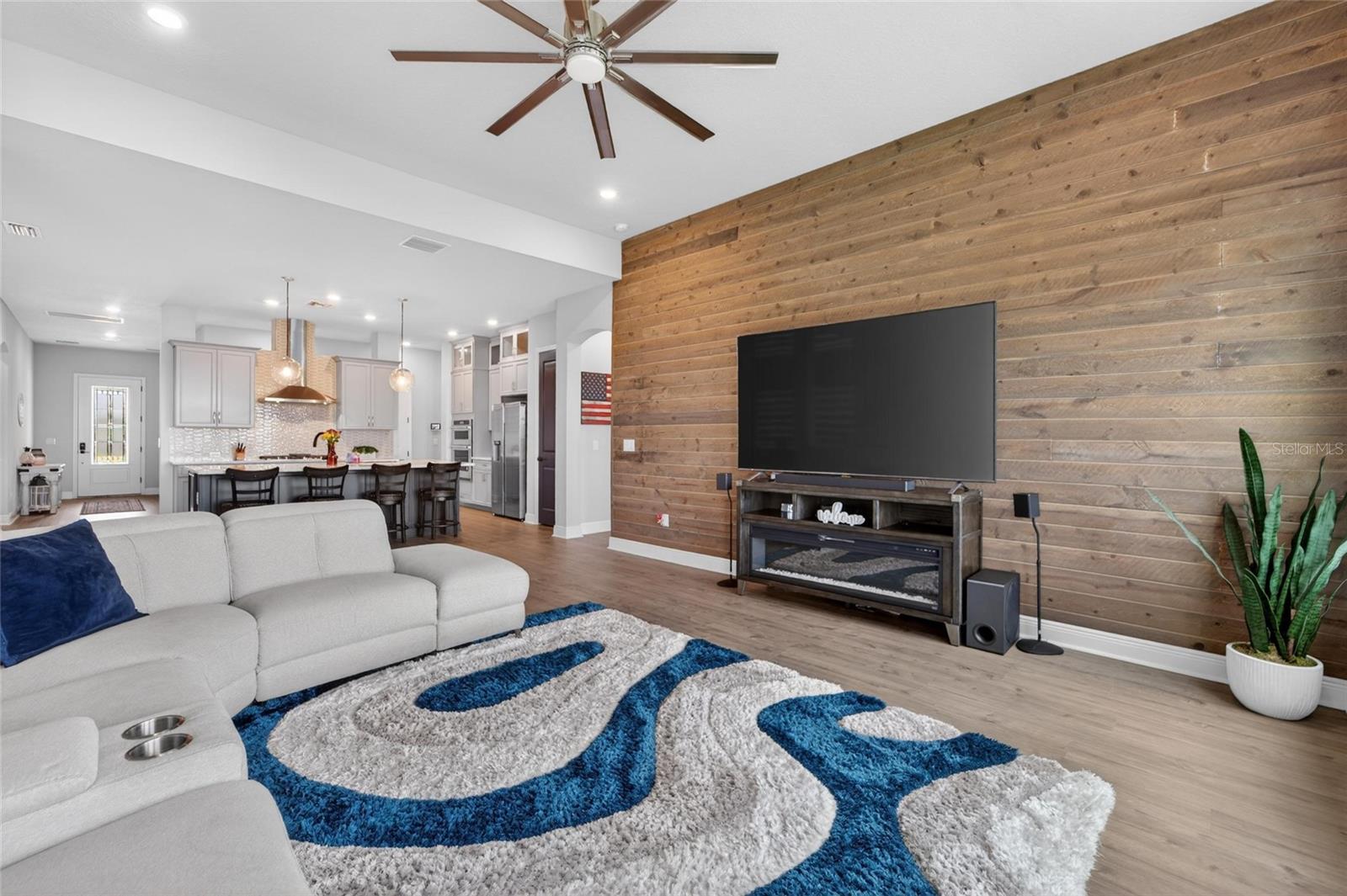 5313 DEL CORONADO DRIVE, APOLLO BEACH, FL, 33572 3 5313 DEL CORONADO DRIVE
