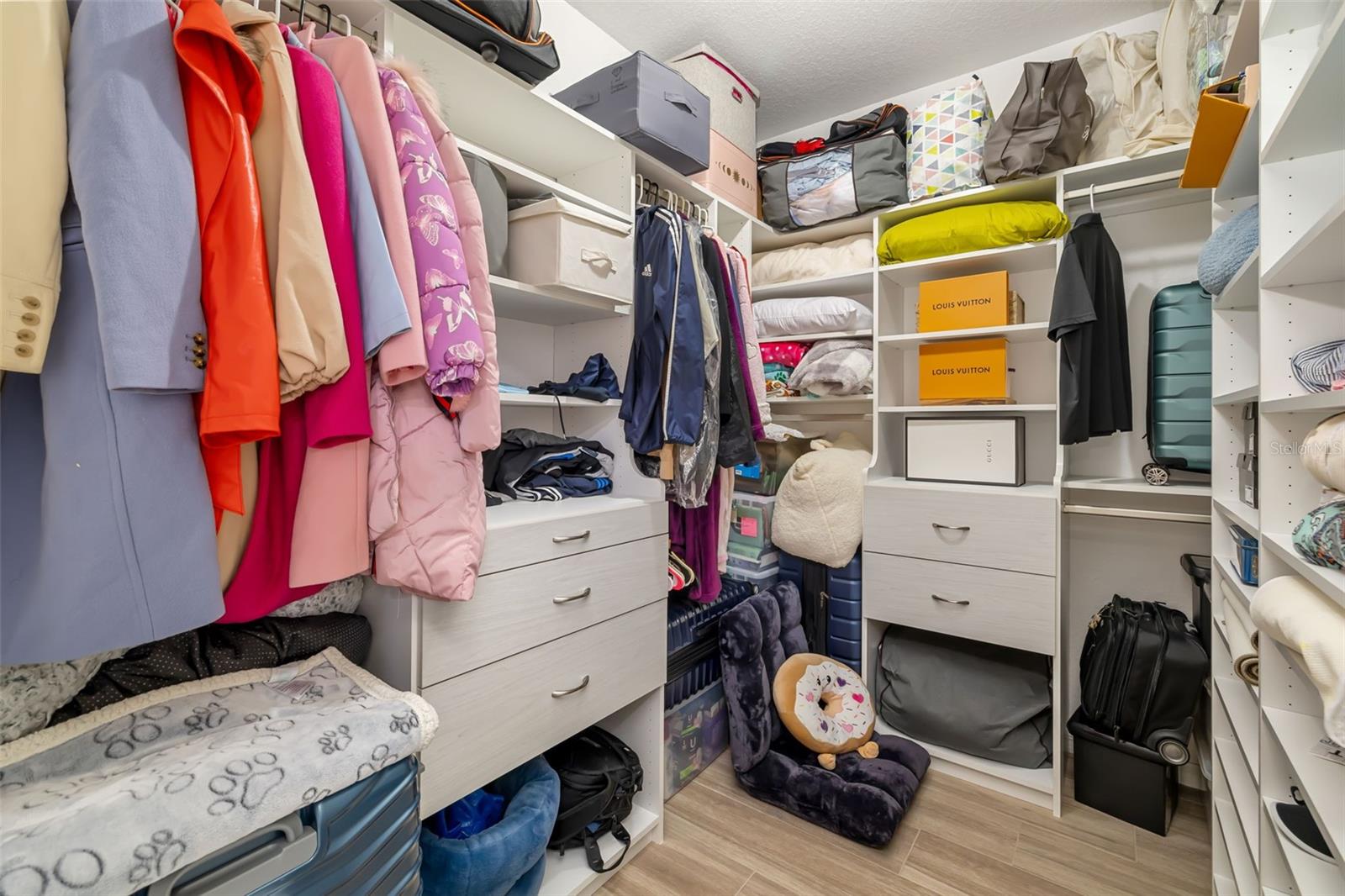 RIVER STRAND - Residential