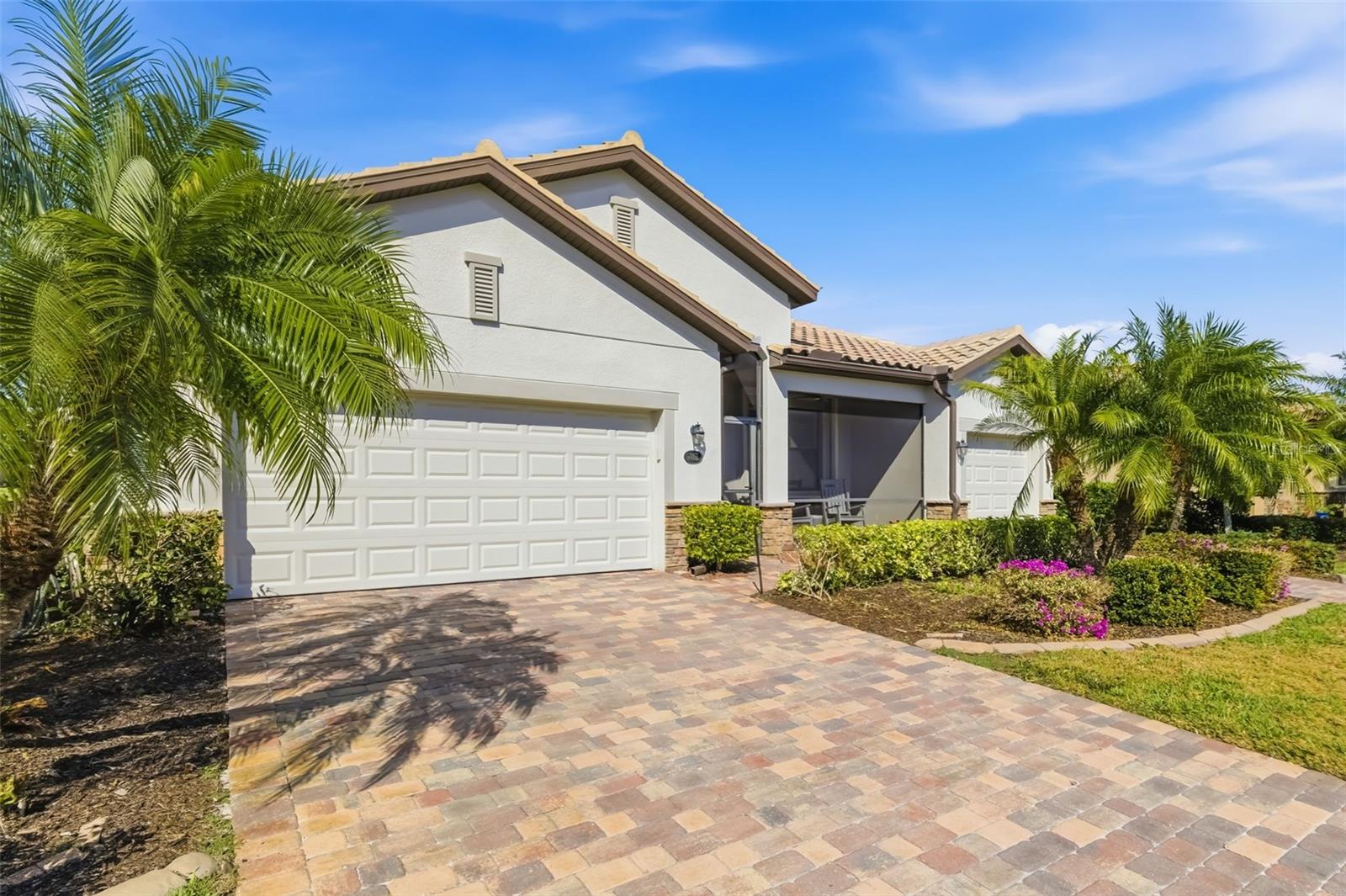 RIVER STRAND - Residential