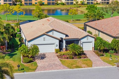 Photo of 6462 Willowshire Way, Bradenton, FL 34212 (MLS # A4683054)