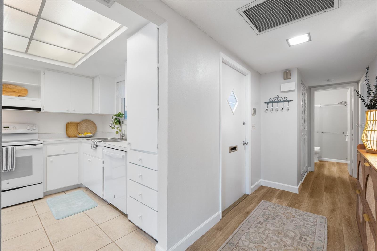 GLEN OAKS RIDGE VILLAS 1 - Residential