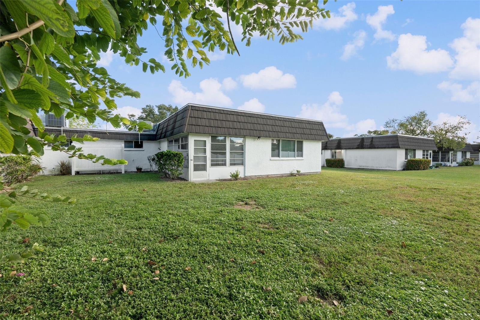 GLEN OAKS RIDGE VILLAS 1 - Residential