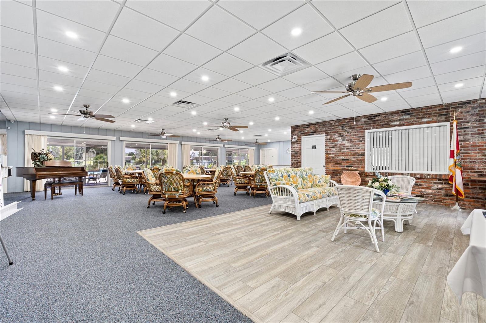 GLEN OAKS RIDGE VILLAS 1 - Residential