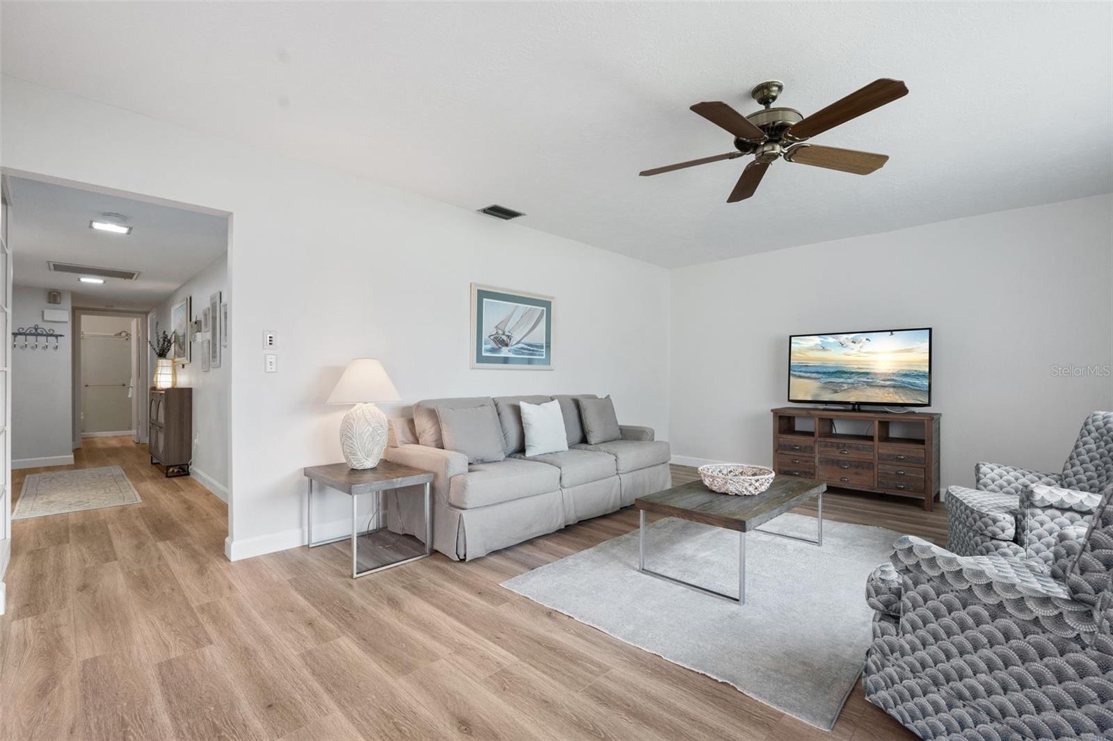 GLEN OAKS RIDGE VILLAS 1 - Residential