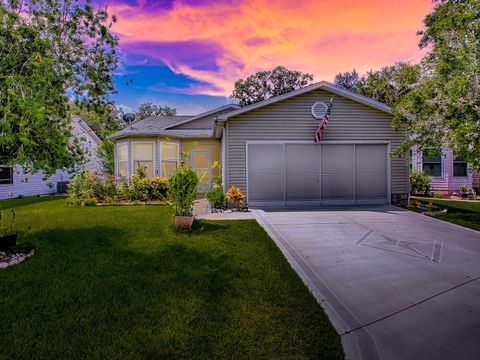 Photo of 642 Glen Oaks Drive, Leesburg, FL 34748 (MLS # G5100872)