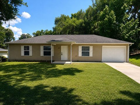 Photo of 5890 SE 119th Place, Belleview, FL 34420 (MLS # OM725326)