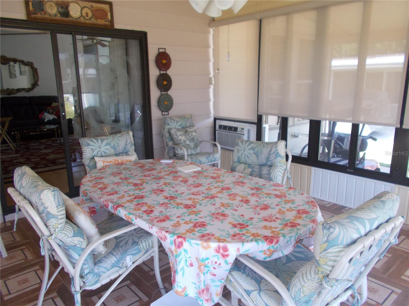 HOLIDAY PARK - Residential