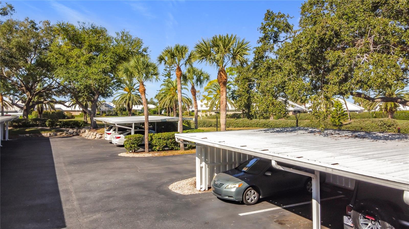 EIGHTH FAIRWAY - Residential