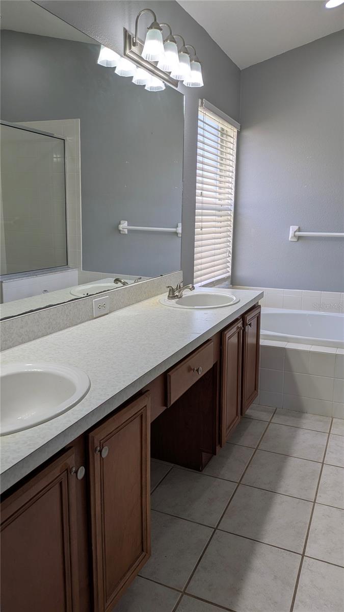 WESTWOOD LAKES PH 2A UN 1 - Residential Lease