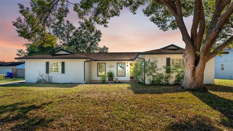 Photo of 1927 Kimball Court S, Lakeland, FL 33813 (MLS # L4957813)