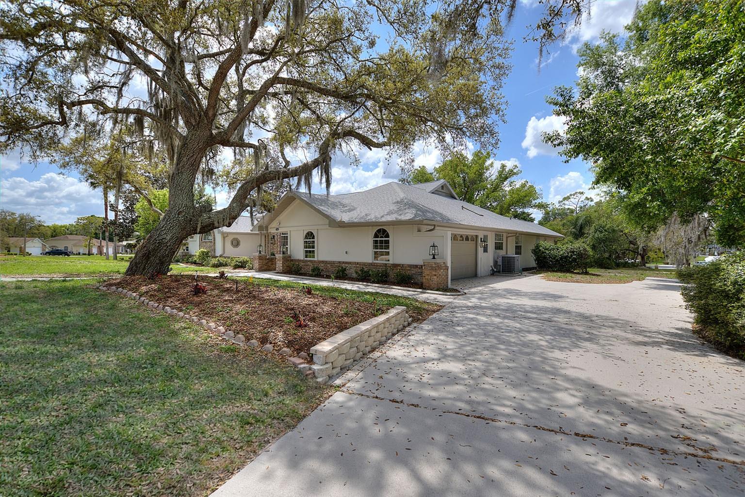 EAST LINDEN ESTATE - Residential